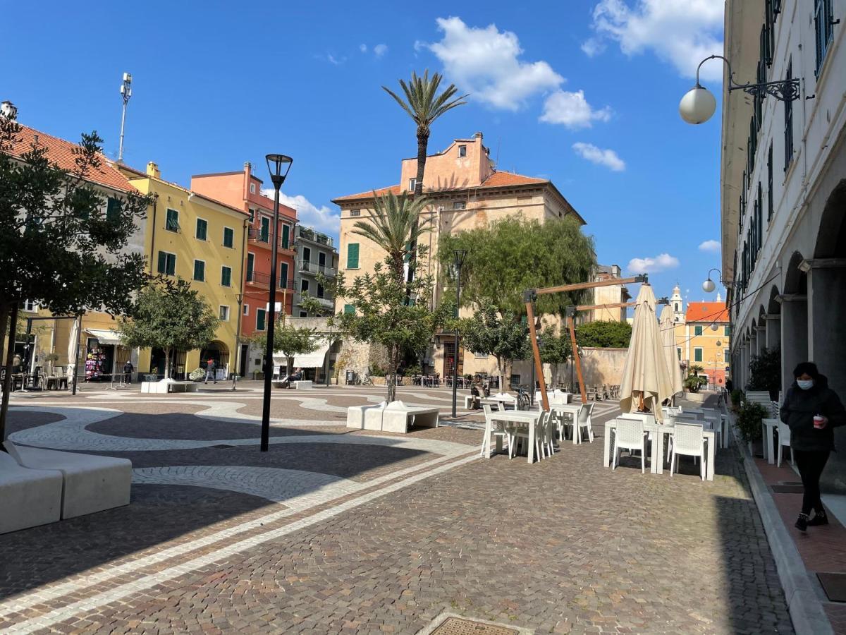 Appartamento Stella Marina In Pieno Centro Di Pietra Ligure Sulla Passeggiata E A Un Passo Dal Mare 외부 사진
